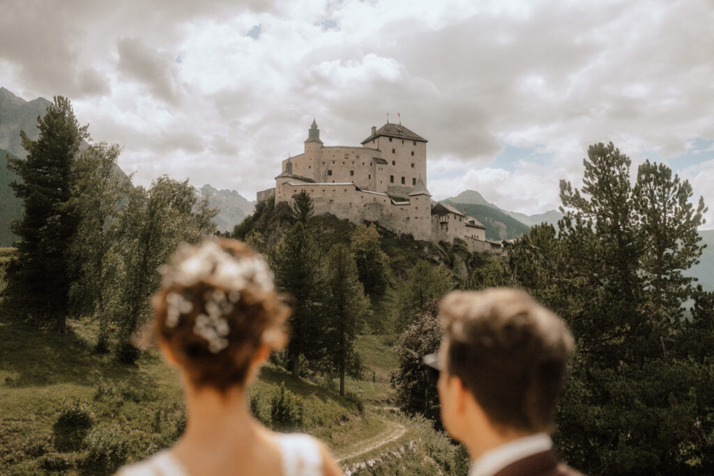 Urban style or mountain wedding? We want both!