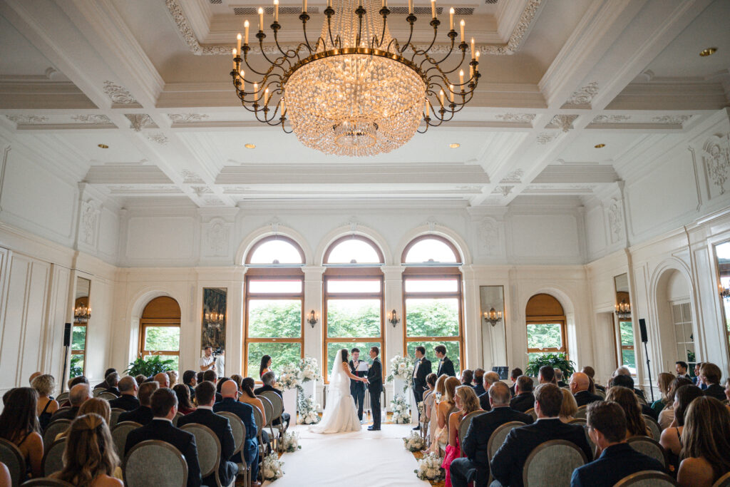 Herausforderungen einer Hochzeit mit vielen Gästen